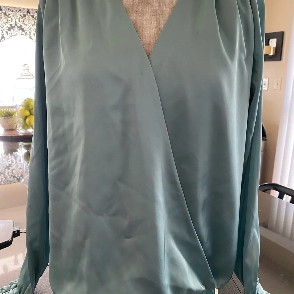 White House Black Market Aqua Blouse - Picture 4 of 4